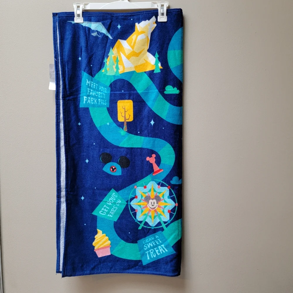 DISNEY BEACH TOWEL